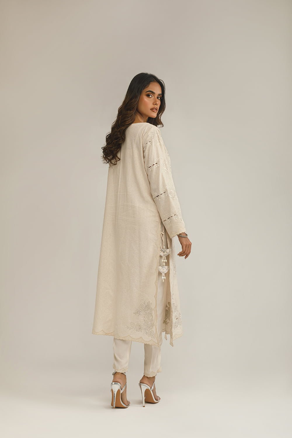 Mehru - Pakistani Clothing Brands