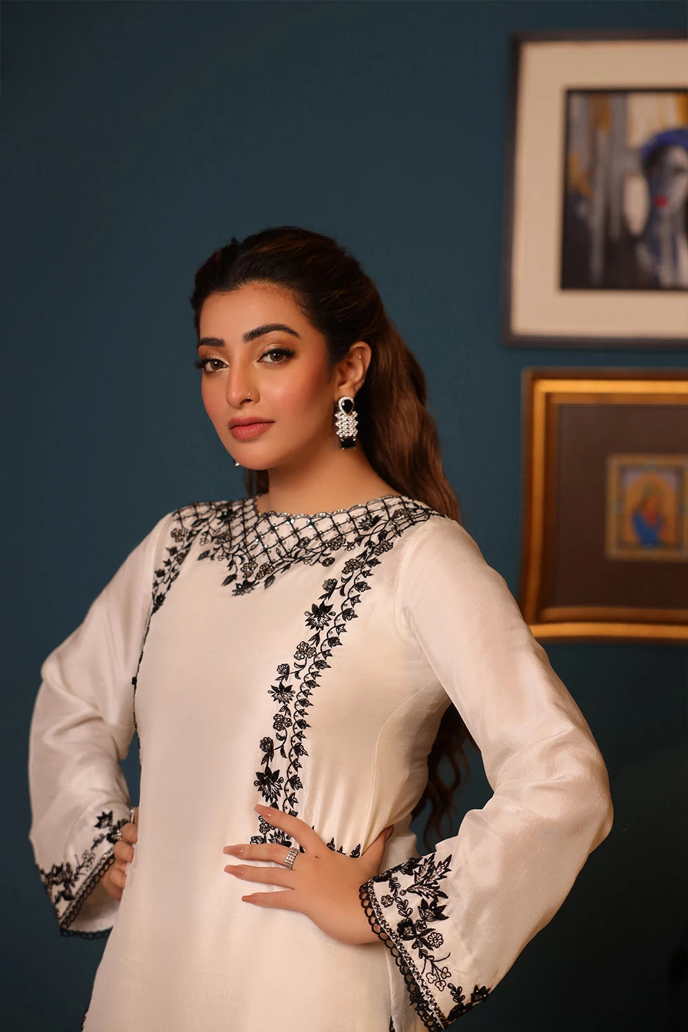 Aynoor - Pakistani Designer
