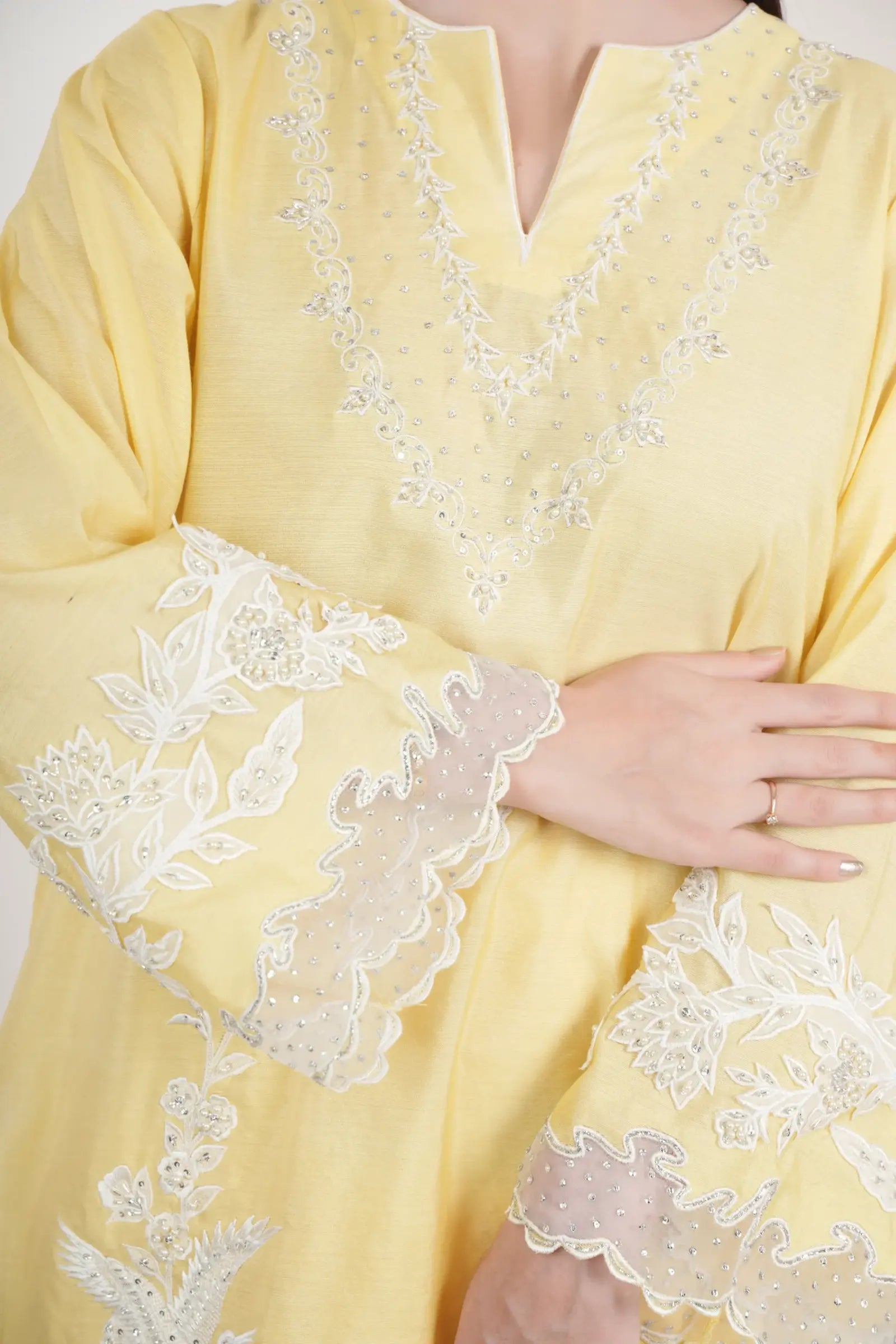 Romaisa - Pakistani Clothing Brands