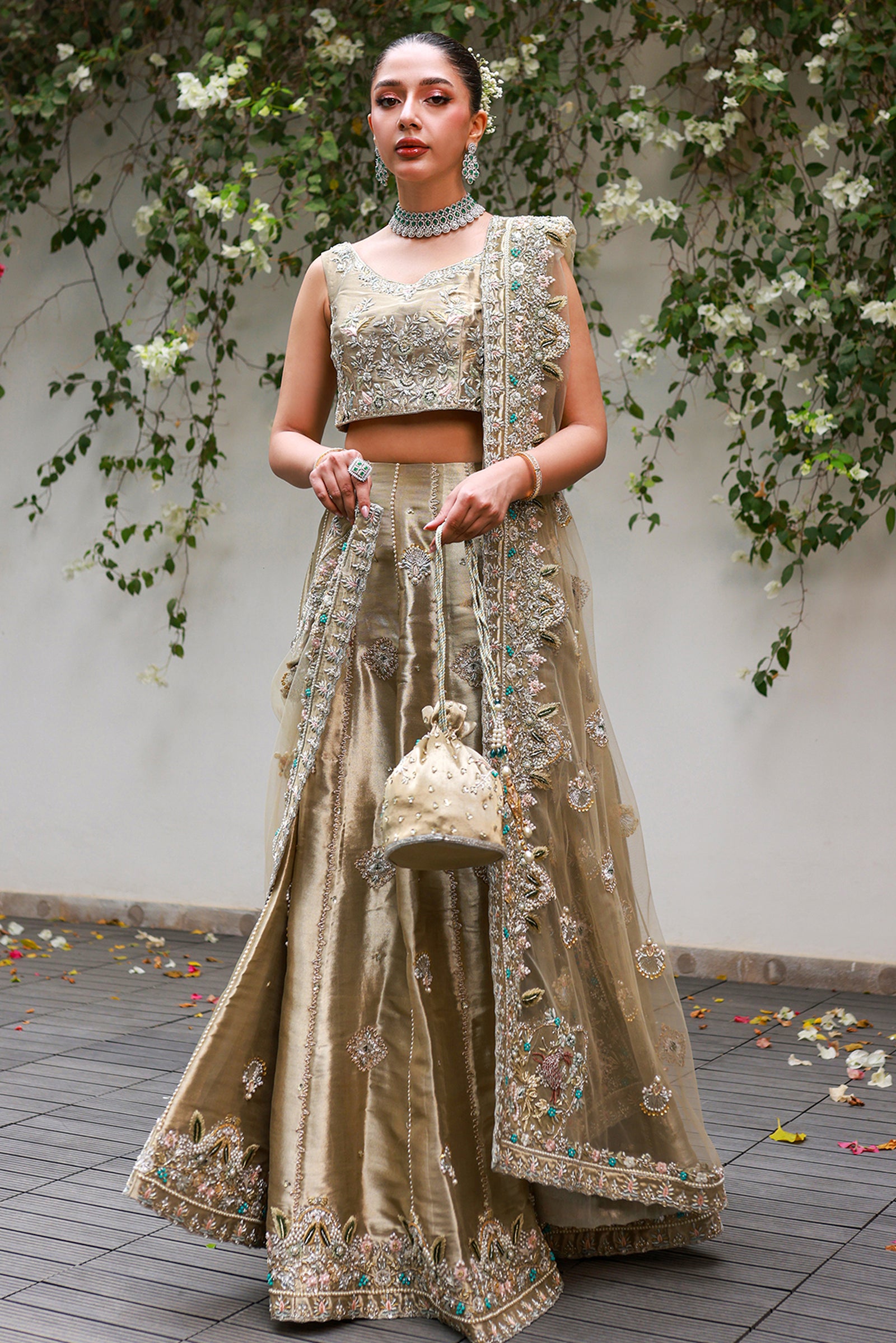 Pariza by Nadia Khan